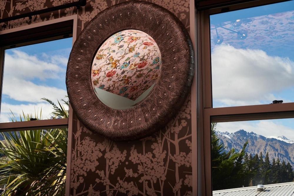 The Dairy Private Hotel By Naumi Hotels كوينستاون المظهر الخارجي الصورة